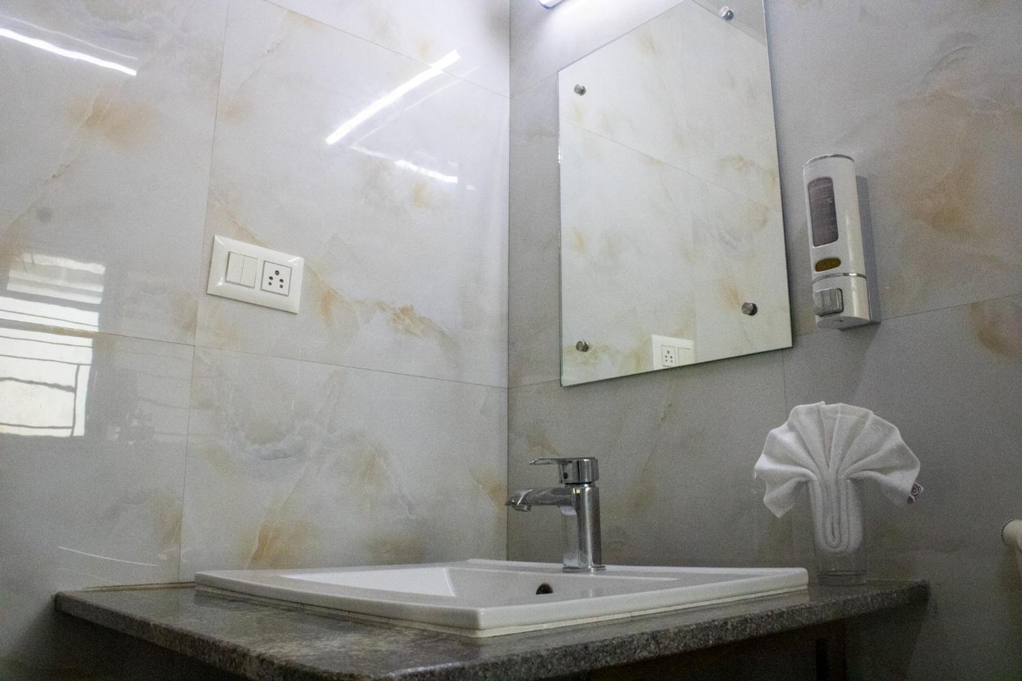Mystic Hotel Koramangala Bangalore Luaran gambar